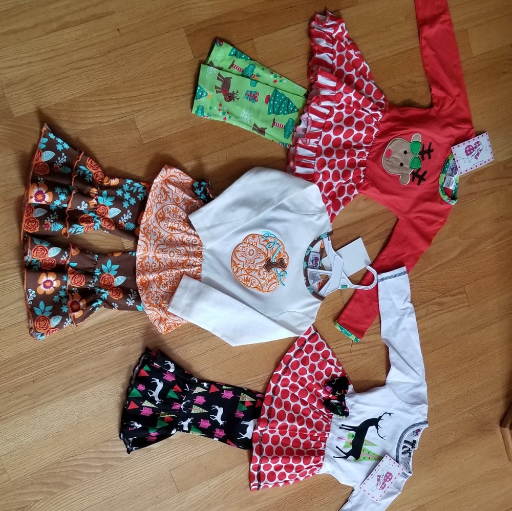 Bundle of Ann Loren holiday outfits! 2T-3T